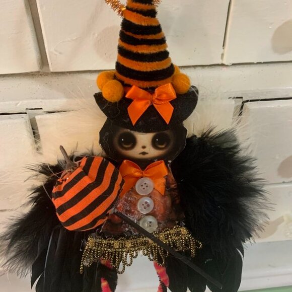 HALLOWEEN WITCH CHARACTER*WONILA NIGHTWITCH*9 INCHES HIGH*FIR OR FEATHER TREE* - Picture 5 of 5